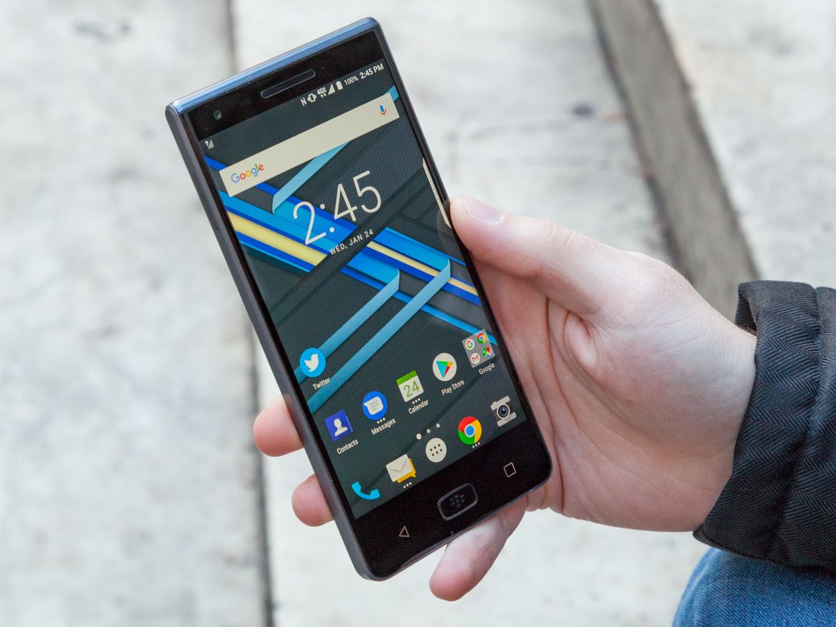 BlackBerry Motion Review: A Very Particular Set of Skills | Tom's