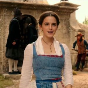 Emma Watson Meeting A Tiny Belle On The Beauty And Beast Red Carpet Is Beyond Adorable | Cinemablend Emma Watson Meeting A Tiny Belle On The Beauty And Beast Red Carpet Is Beyond Adorable | Cinemablend