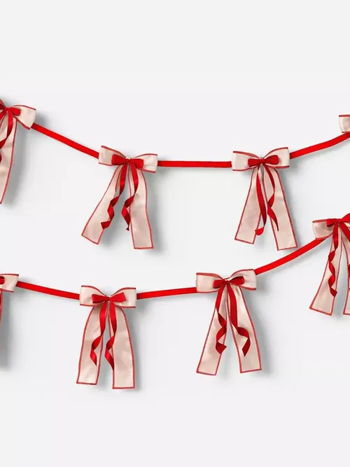 Valentine's Day Bow Garland &ndash; Threshold
