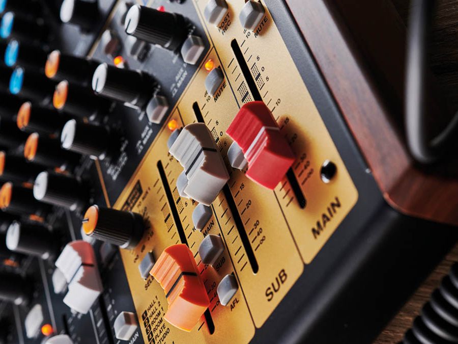 Model 12 | 12-Track Digital Recording Mixer With DAW