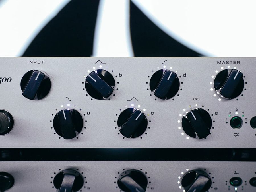 Darkglass Electronics unveils the smartphone-controllable Exponent