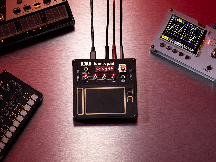 【MomoChan】KORG KAOSS PAD QUAD KAOSS PAD QUAD - DYNAMIC EFFECTS PROCESSOR | KORG (USA)