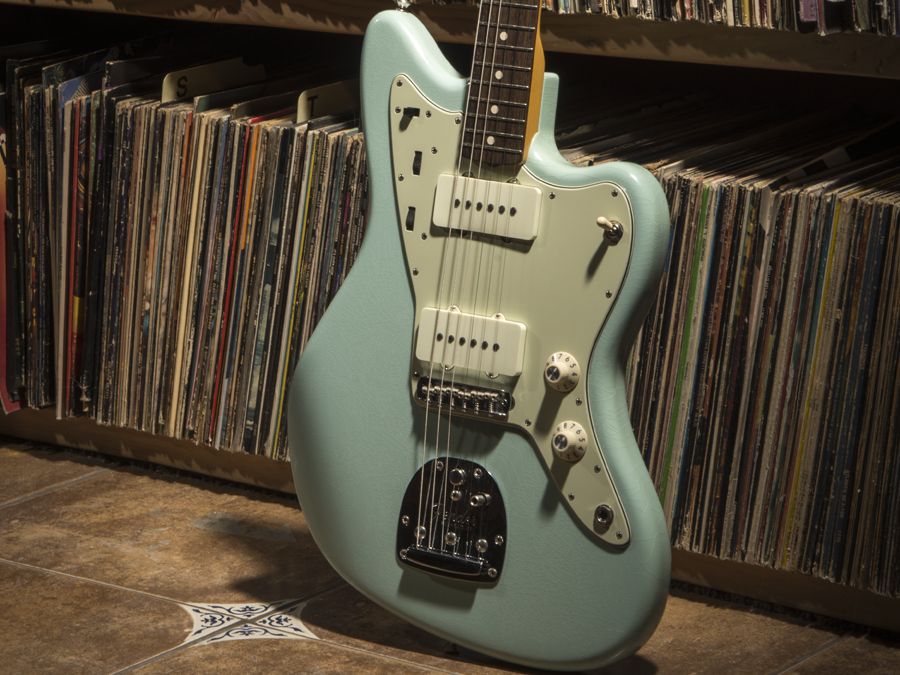アート・デザイン・音楽 Fender JAZZMASTER Player's Book Fender Jazzmaster Player'S Bookmusic Magazine | eBay