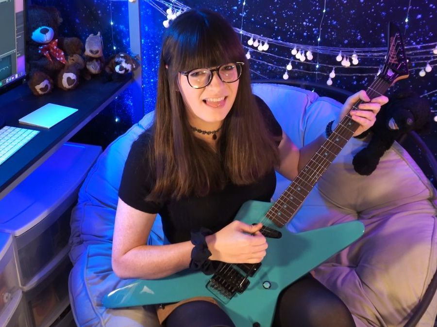 Kayla Kent built guitar by Kramer fan group | Guitar World