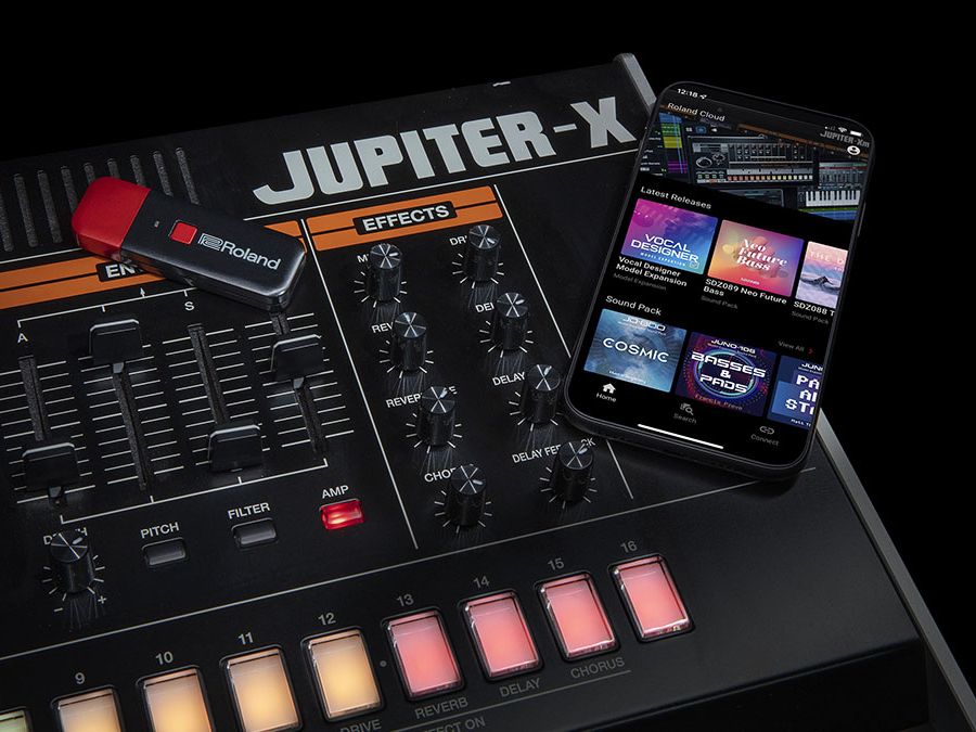 Roland JUPITER-Xm本体&Roland Cloud Connect Roland Cloud Connect gives you a wireless way to install new