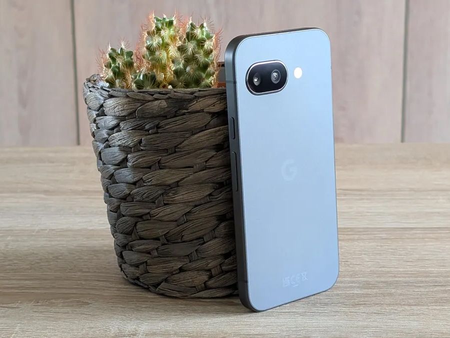 Google Pixel 10a 128GB グレー I've been hands-on with the Google Pixel 10a, and the 9a for AU