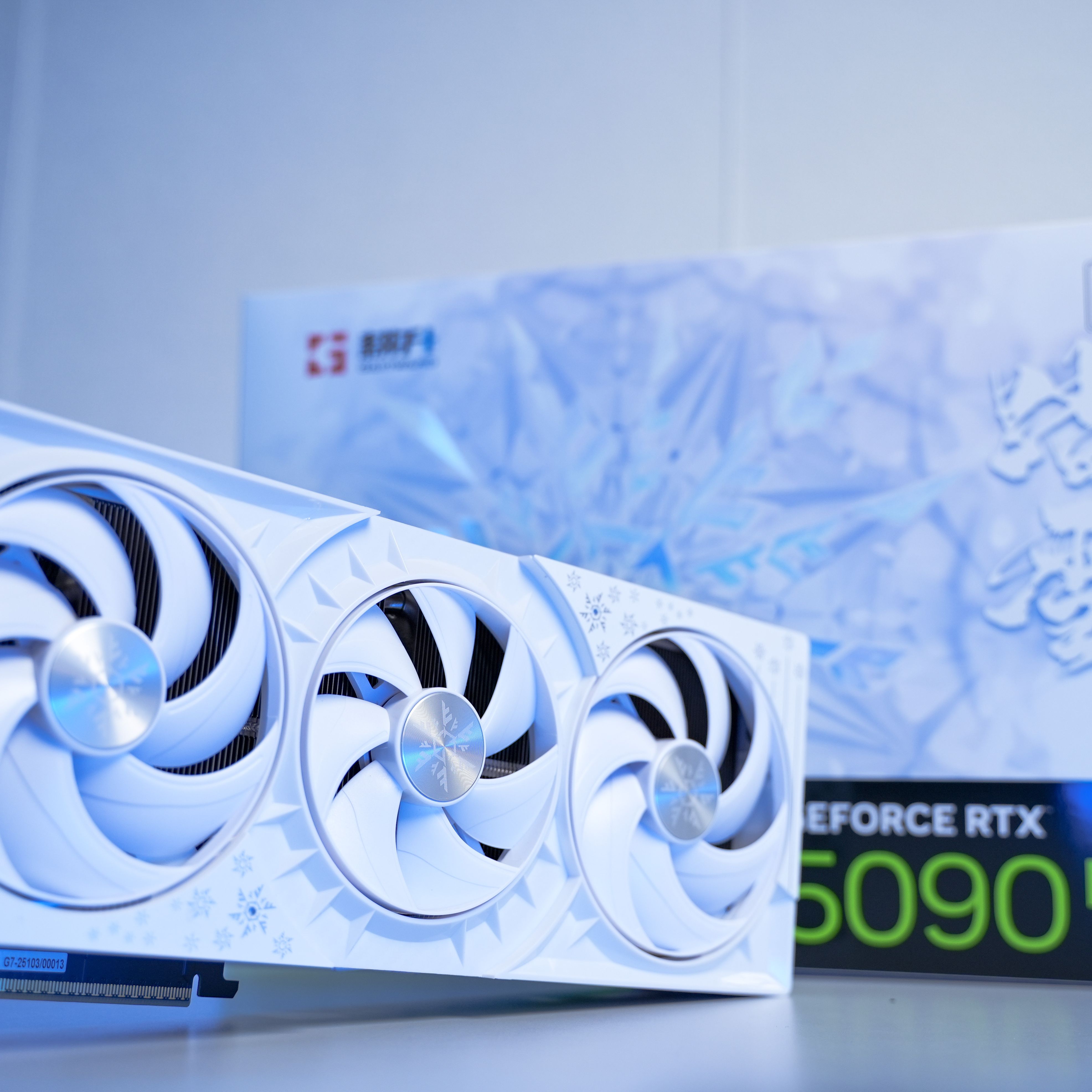 新品未開封 GeForce RTX 5090 GAINWARD 32GB