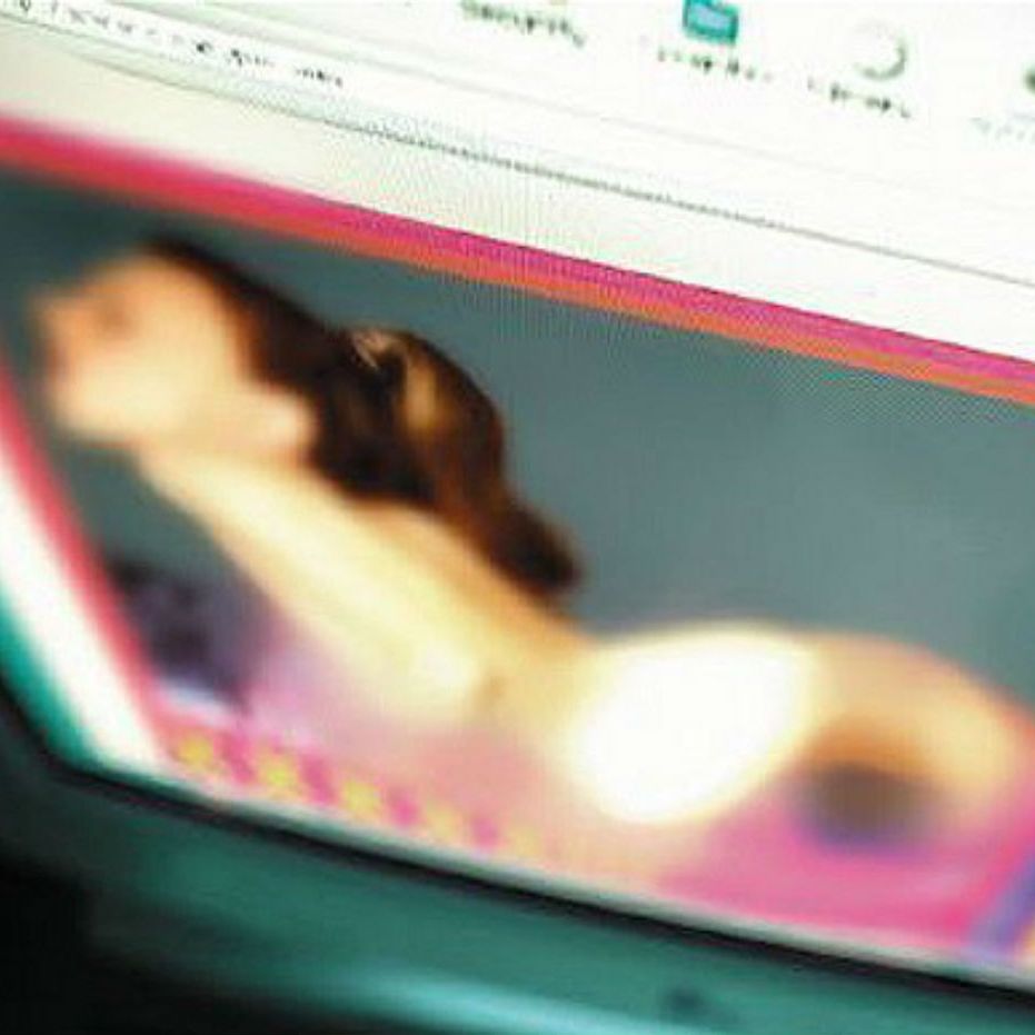AI-generated fake celebrity porn takes over Reddit | The Week