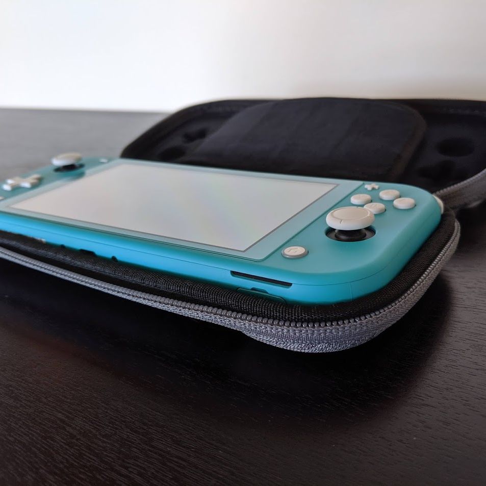 Tomtoc Slim Case for Nintendo Switch Lite review: Impressive