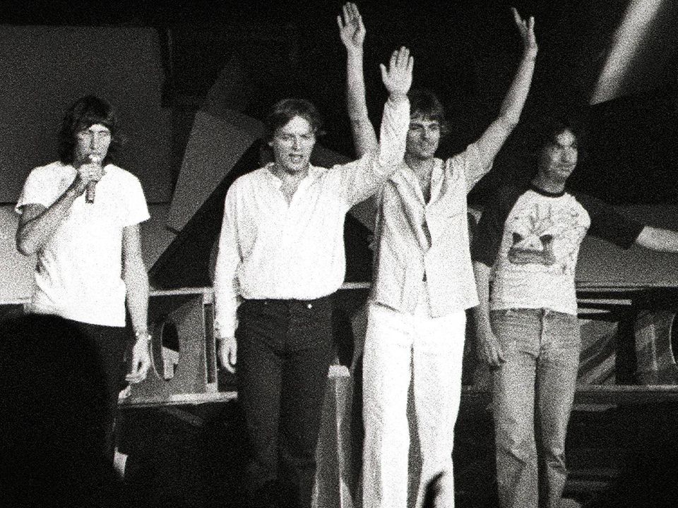 ロック音　Roger Waters Sidewinder Rock Cellar Magazine - Roger Waters Shares New, Darker Arrangement