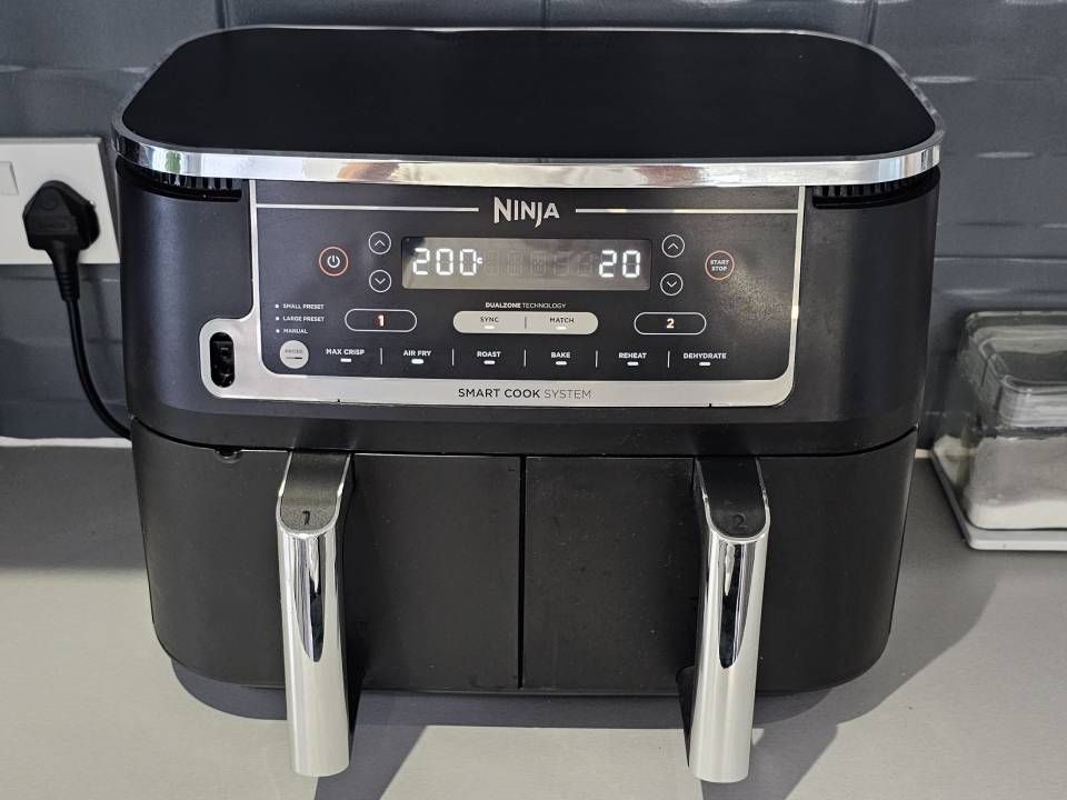 Ninja Foodi MAX Dual Zone Air Fryer AF451UK review | T3