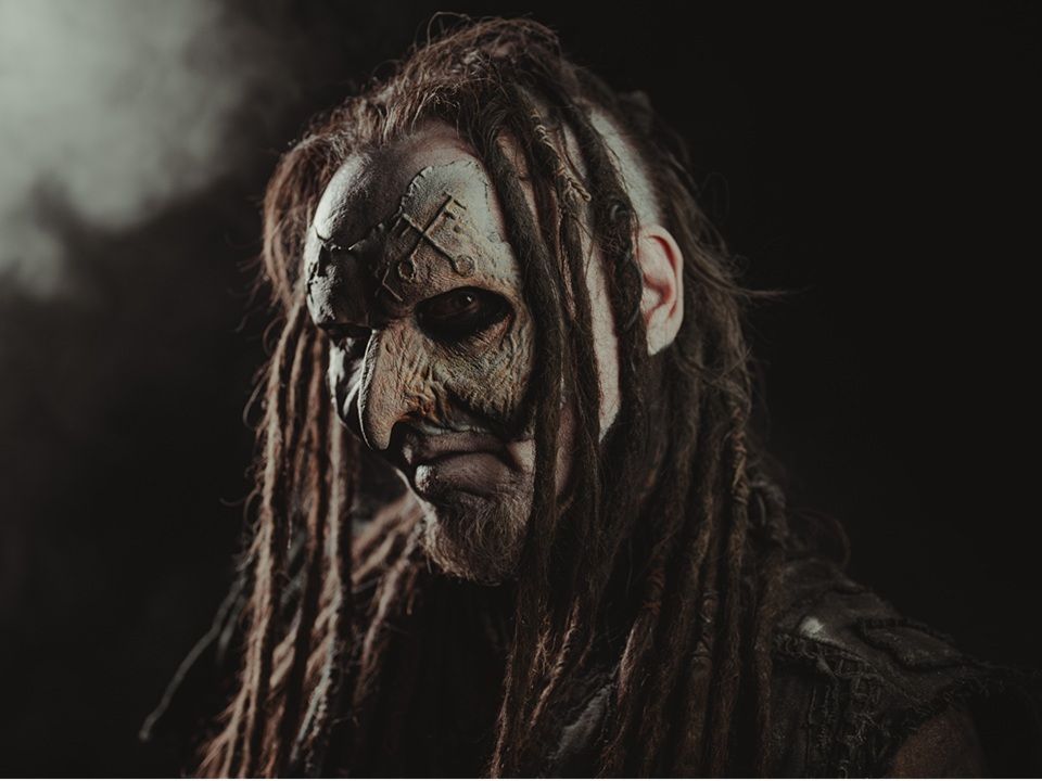 I'm the only guy who wears a mask but still has a face.