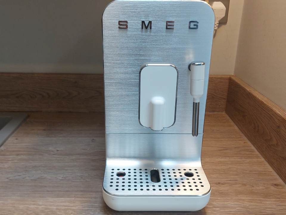 SMEG BCC12 全自動コーヒーマシン 海外輸入品 動作確認済 美品 12 Smeg BCC12 Bean-to-Cup Coffee Machine review: a semi-automatic