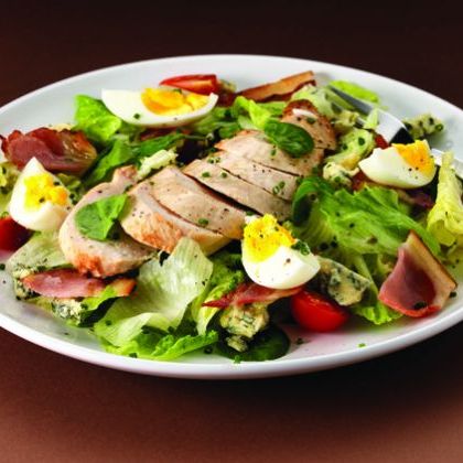 Protein packed cobb salad: 10-minute meal Protein packed cobb salad: 10-minute meal