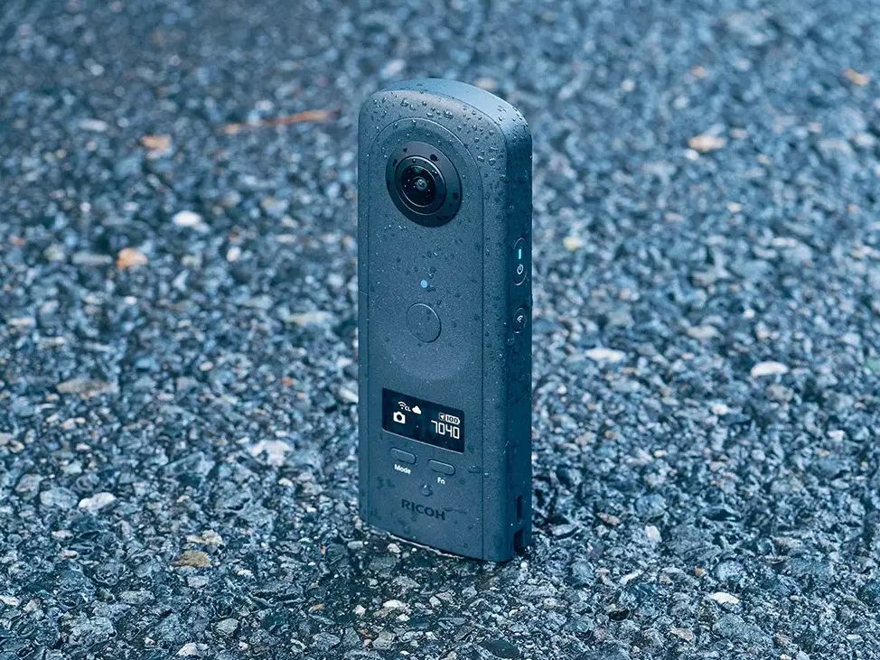 Ricoh THETA 360°カメラ UkCCTjCfPvBTaz8Hzzqk3M.jpg