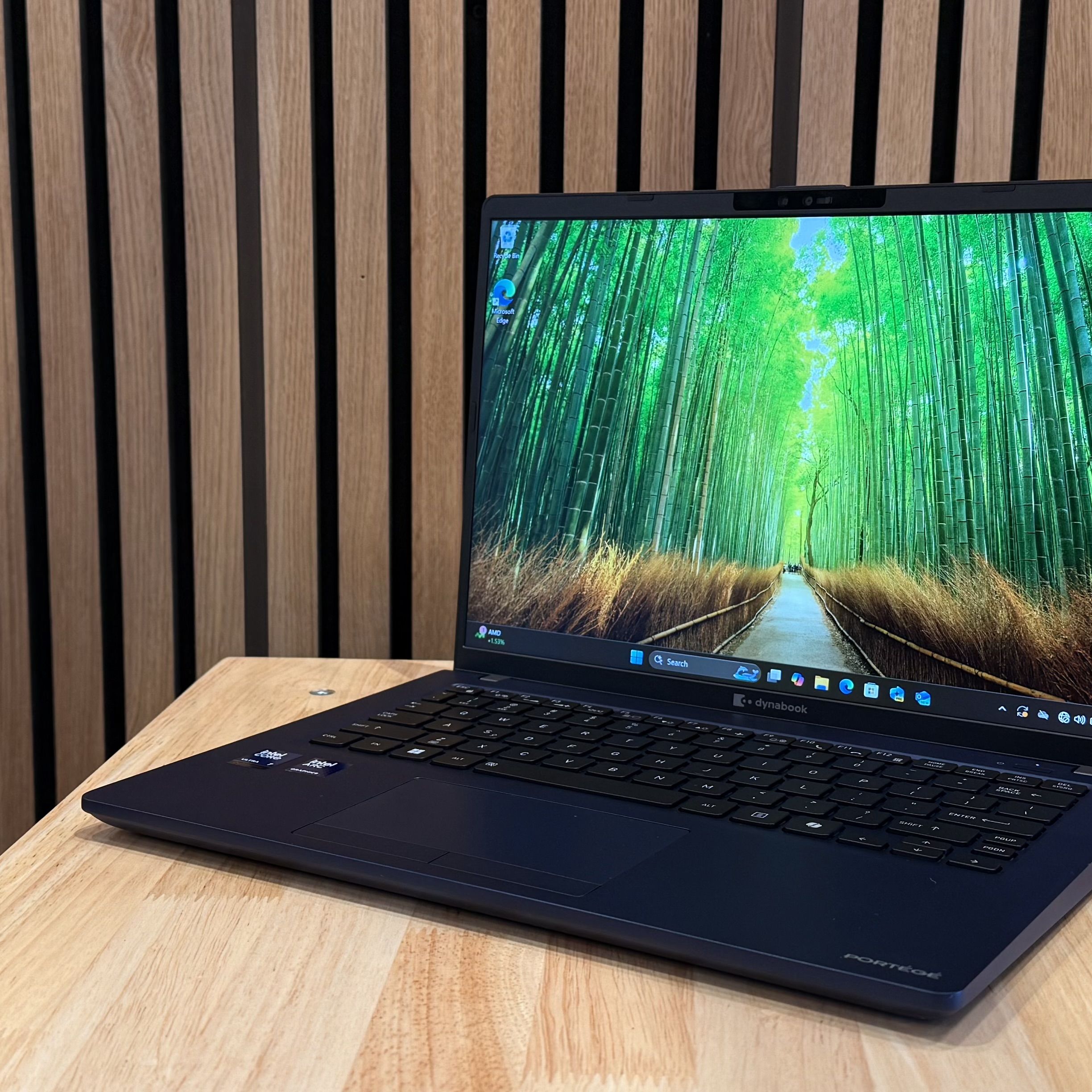 【1084】東芝Dynabook SS MX/25A Vista office TOSHIBA Dynabook S73 Win11 Office Thin Lightweight Notebook