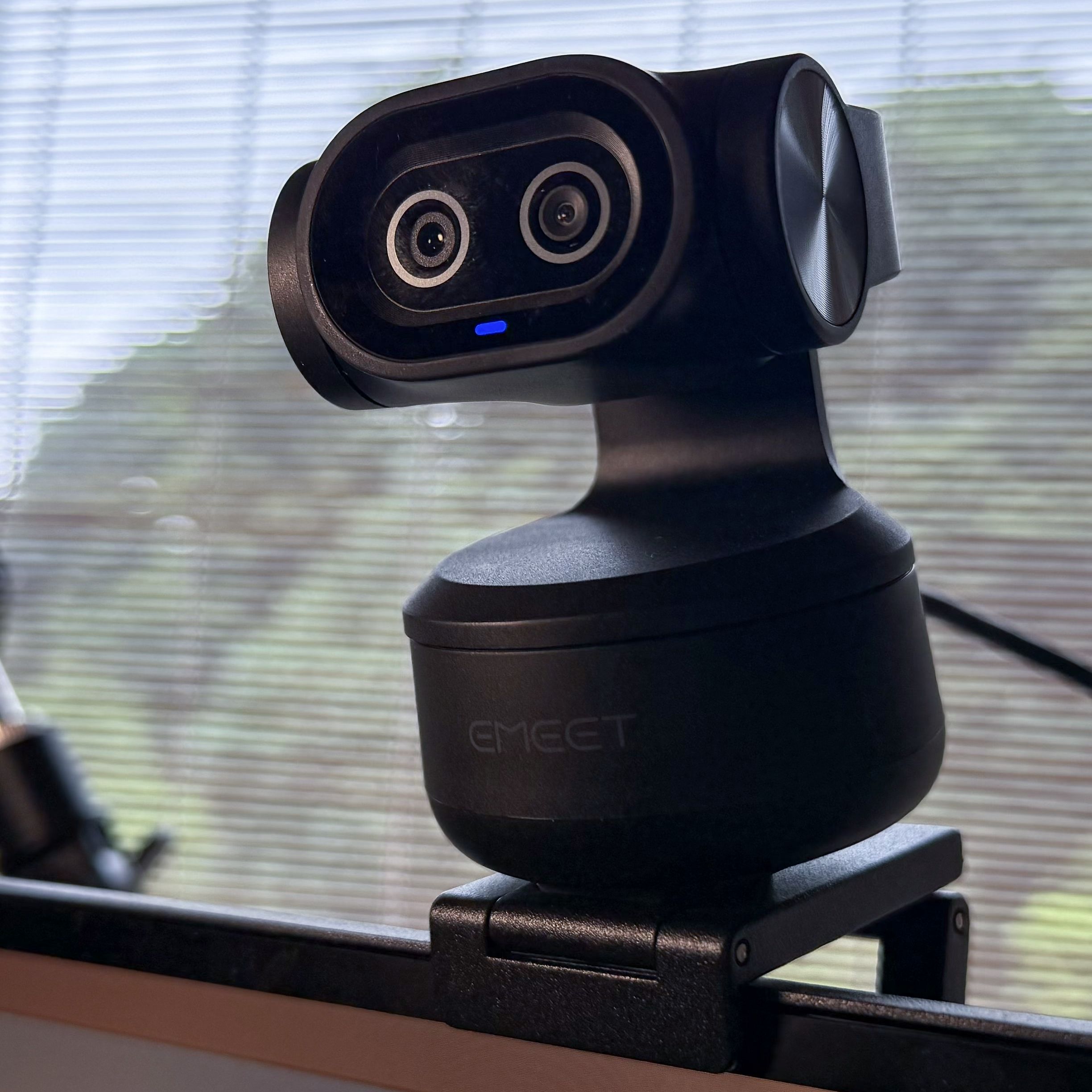 Emeet Pixy Dual-Camera PTZ 4K Webcam review: keeps you in the
