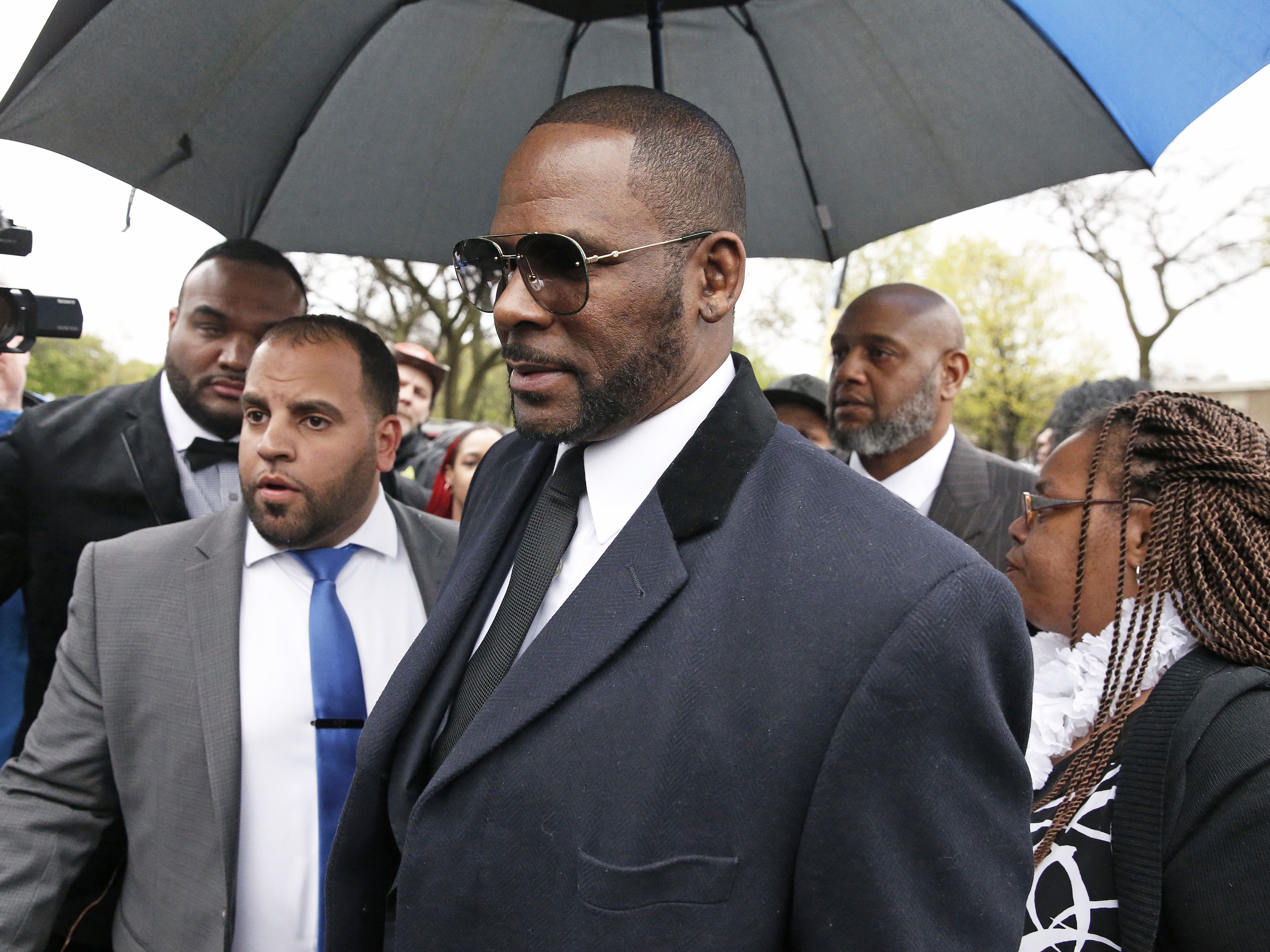 R. Kelly arrested on 1st federal sex crimes charges | The Week