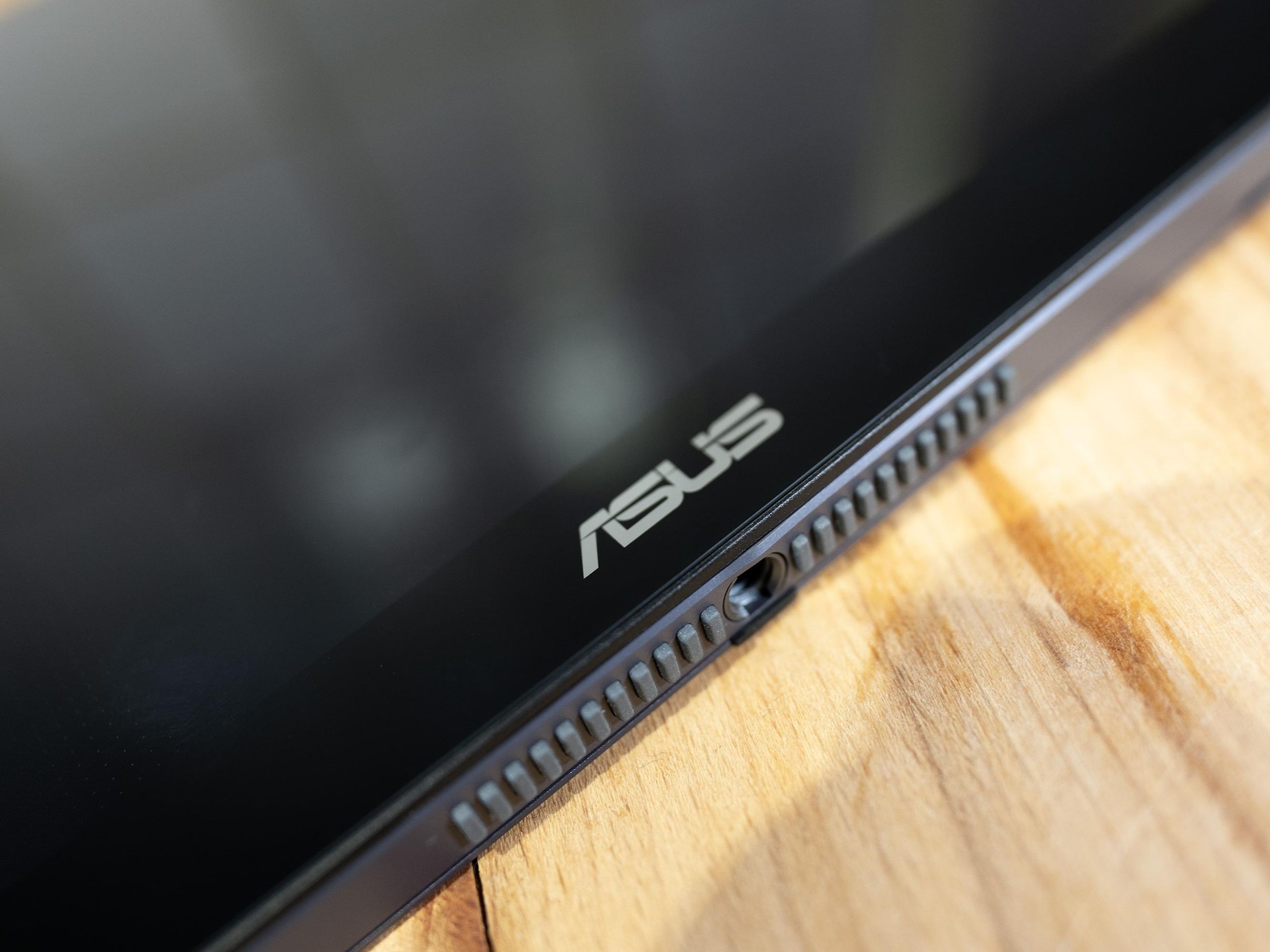 【超美品】ASUS ZenScreen Ink MB14AHD モバイルモニター Amazon.co.jp: ASUS モバイルモニター モバイルディスプレイ ZenScreen