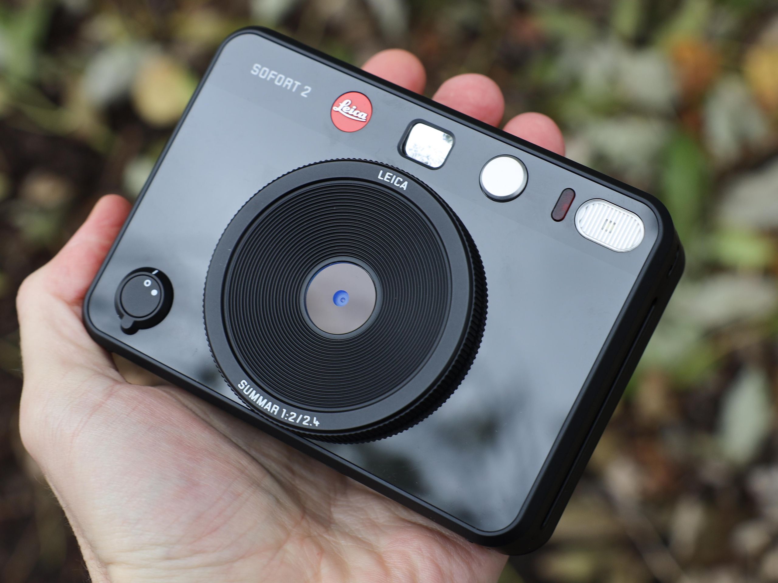 Leica Sofort 2 review: the sophisticate's instant camera | Digital