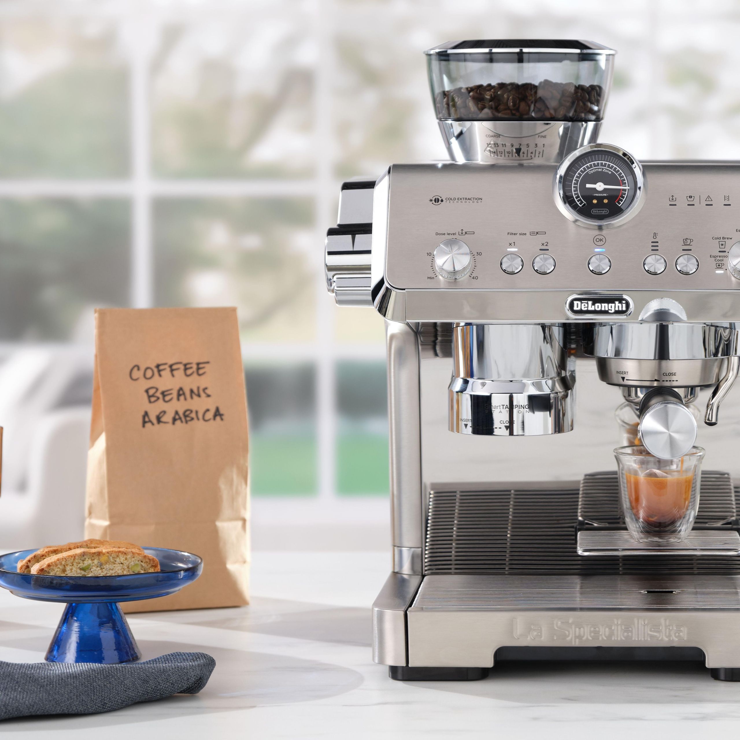 De'Longhi's new manual coffee machine lets you call the shots