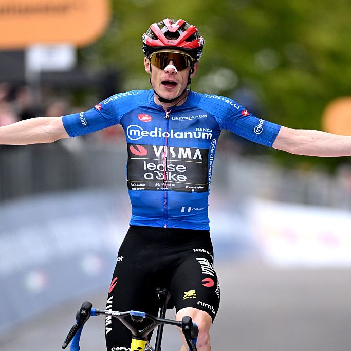 Jonas Vingegaard to race Giro d'Italia time trial in blue Castelli skinsuit  designed for Remco Evenepoel | Cyclingnews