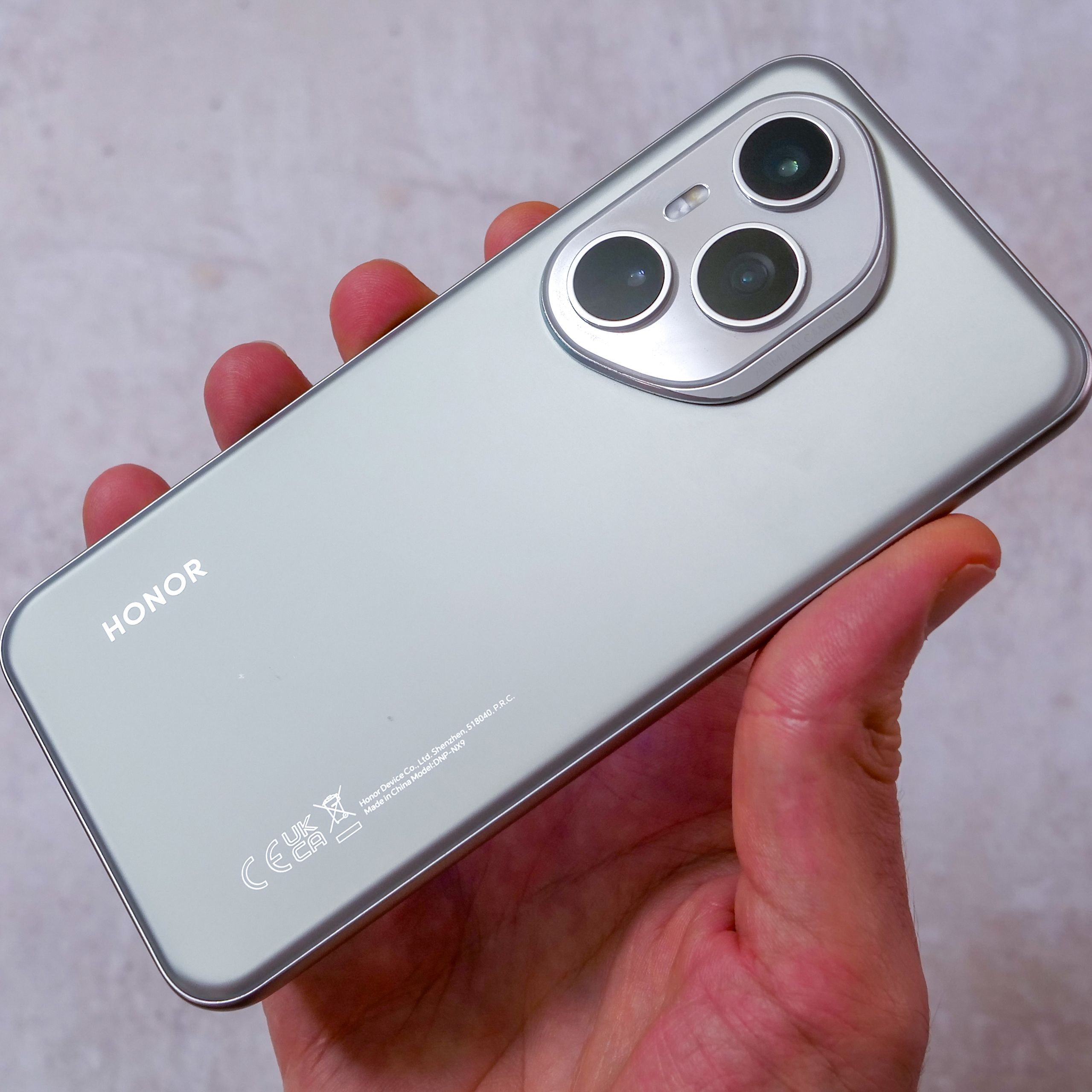 Honor 400 Pro review: who needs a flagship anyway? | Digital