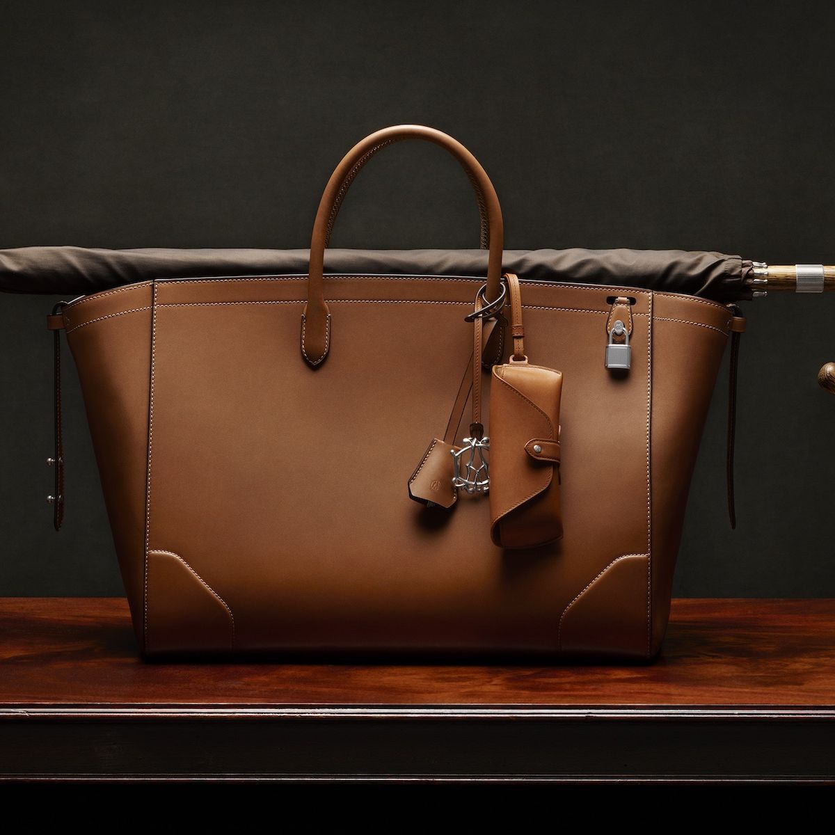 未使用　dunhill 超高級レザー手袋 Made in Italy 9.5 Dunhill's new leather accessories are made for work and play