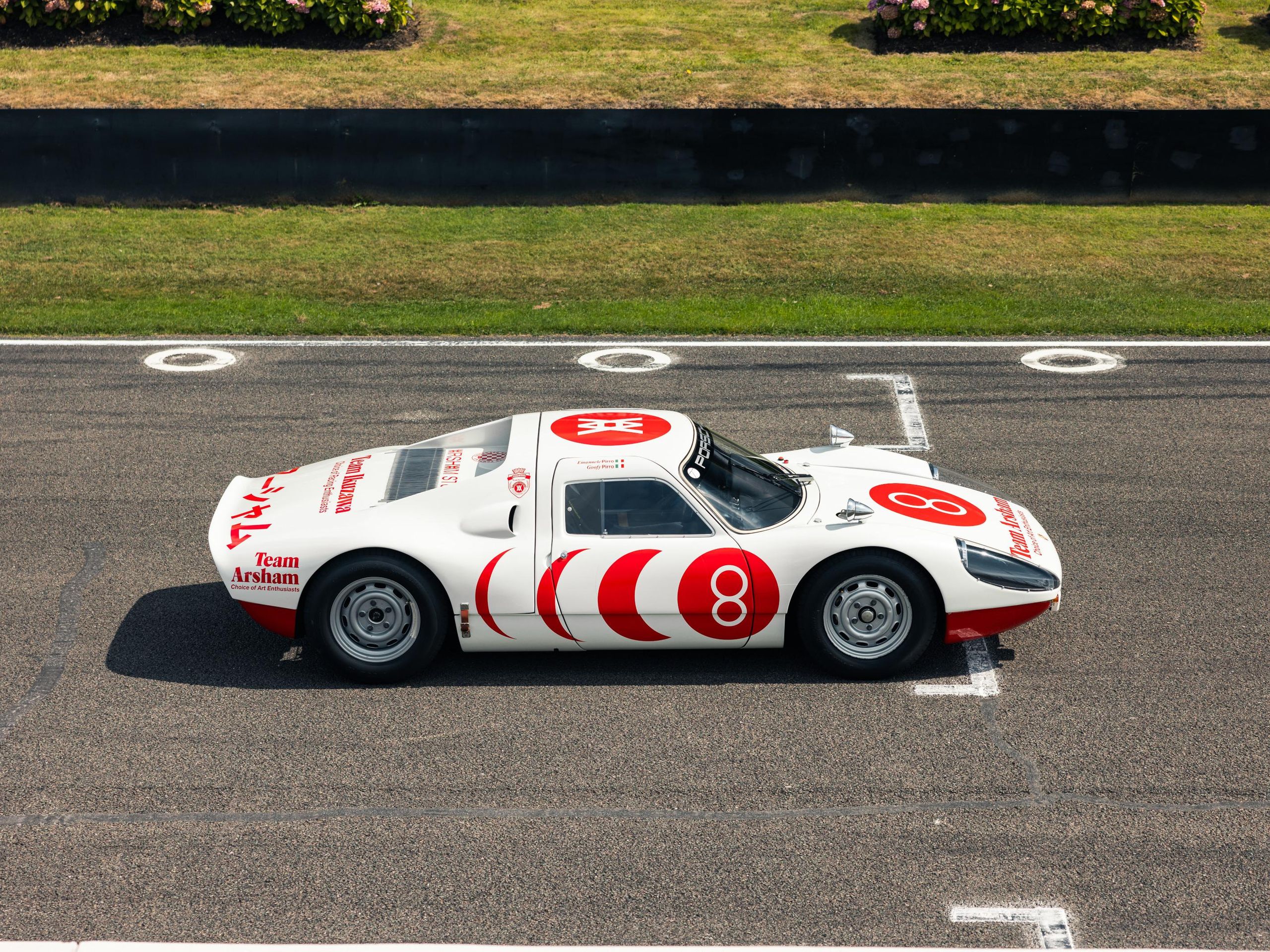 Team Ikuzawa x Daniel Arsham サイン入りポスター Team Ikuzawa brings the art of Daniel Arsham to motorsport