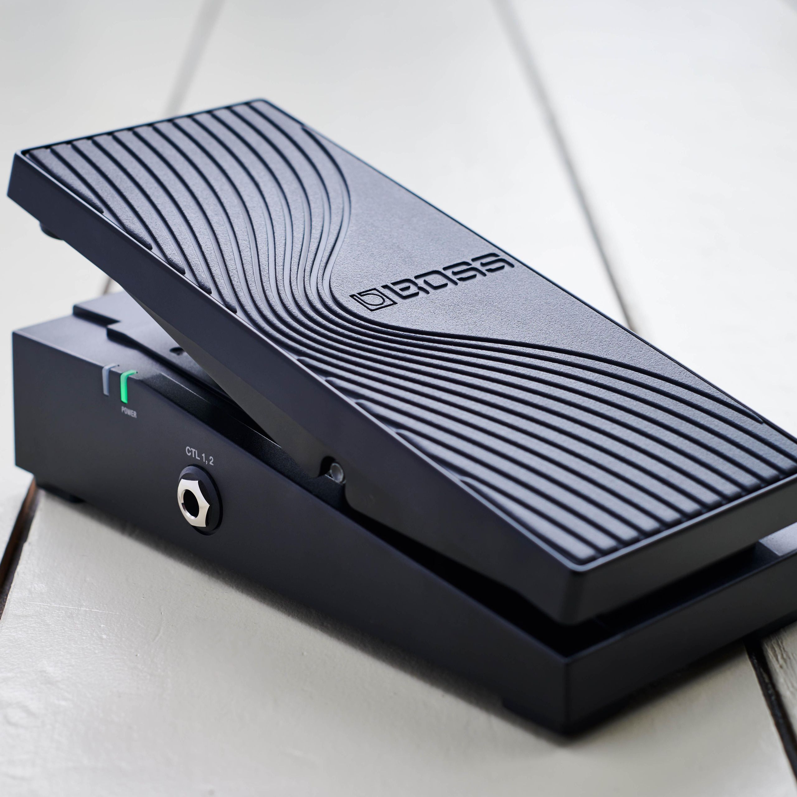 Unlock MIDI potential with the new BOSS EV-1-WL Wireless