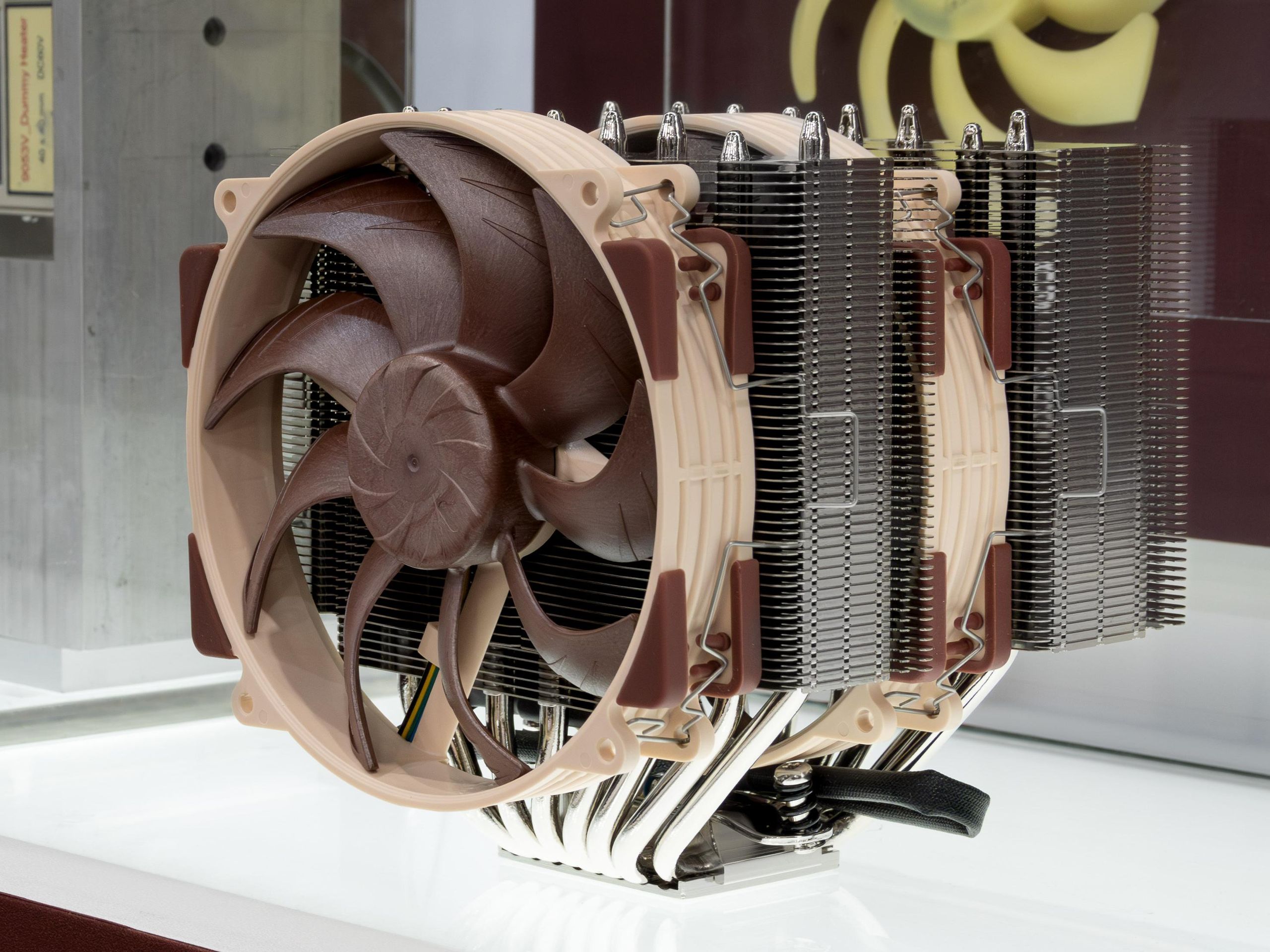 Noctua NH-D15 【新品 未使用】 4H8d9JYpYSaoYWBjR3GAfZ.jpg