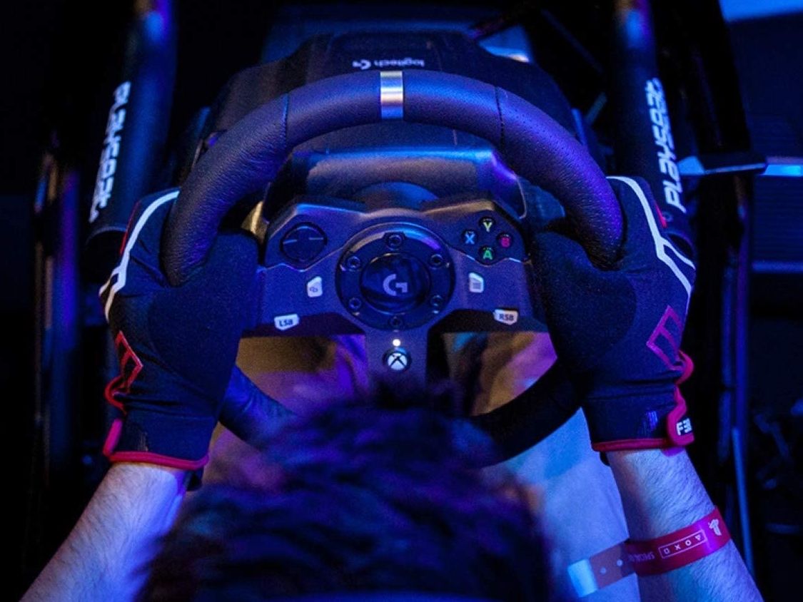 Logitech's G920 racing wheel is a bargain on Black Friday