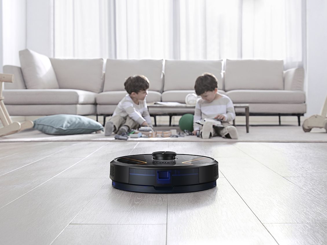 Eufy X8 Hybrid RoboVac: super suction robot tackles hard floors