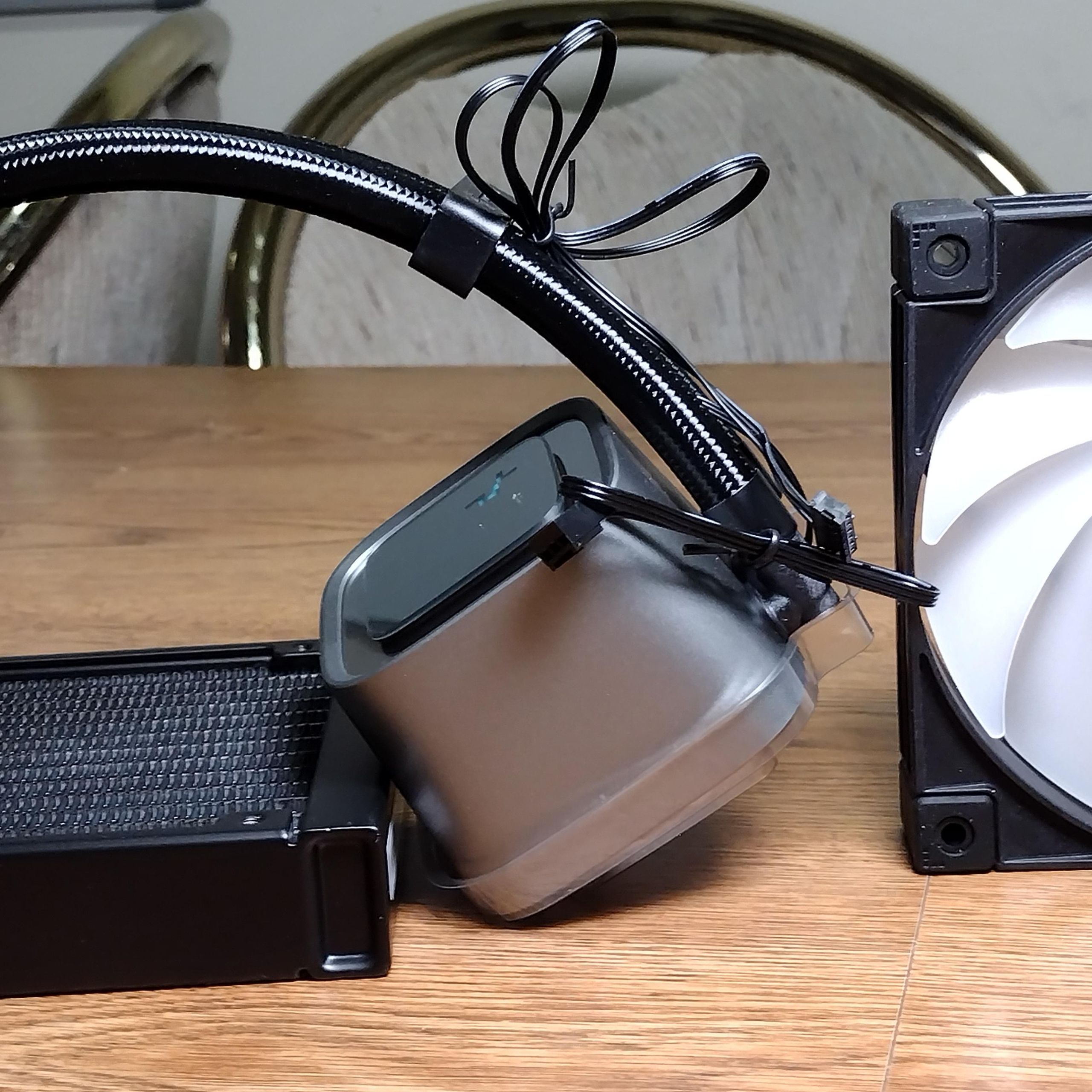 DeepCool LS320 Review: Small Size, Medium Bite | Tom's Hardware