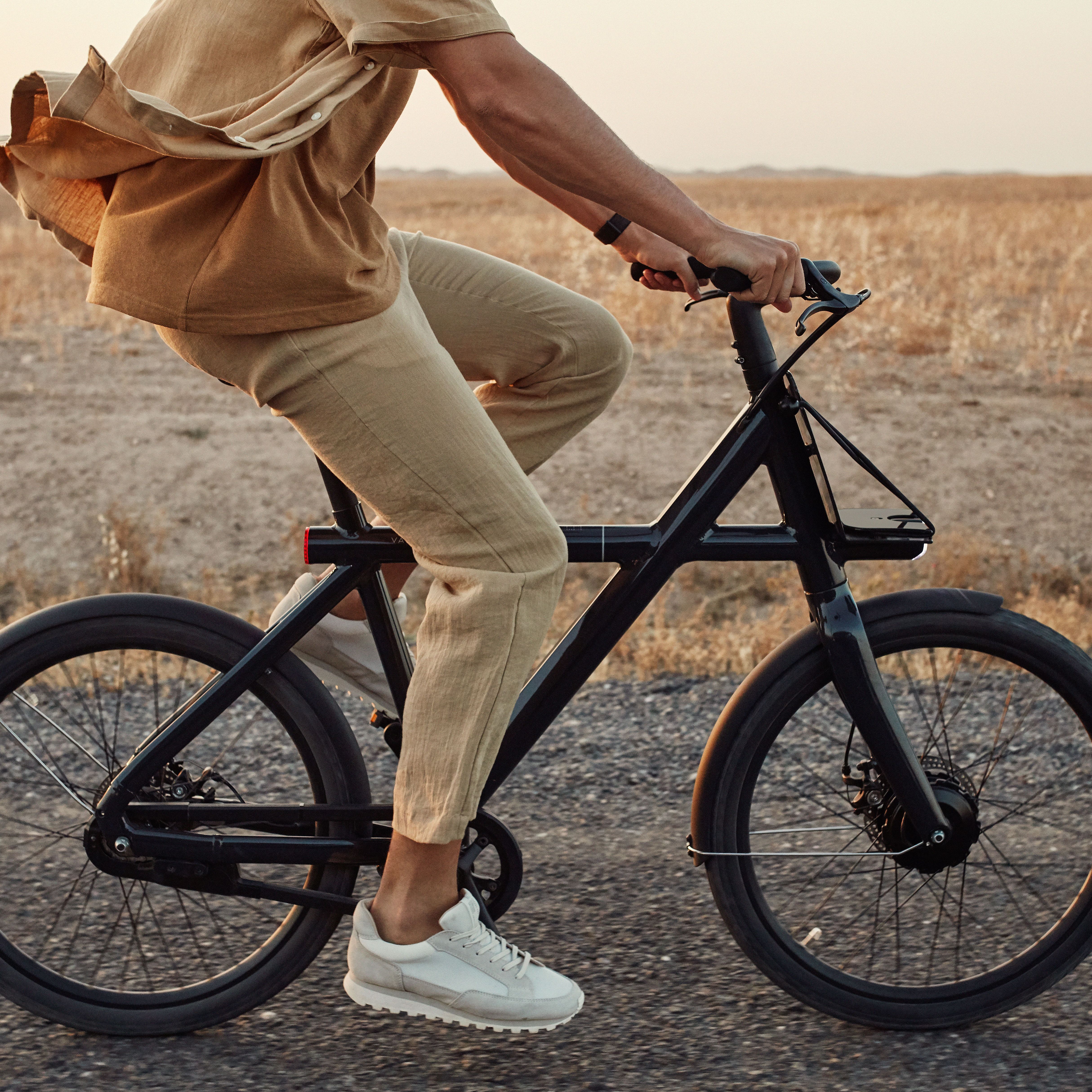 Vanmoof Electrified X2 定価43万円 盗難補償付(当初3年 001 40万円超えの電動自転車がもたらす感動の移動体験！ VANMOOF