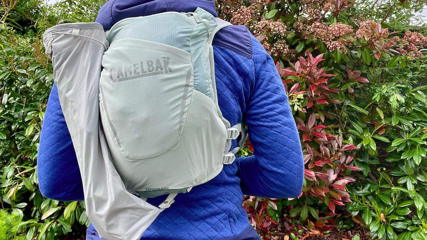 【美品】 aquabackpack Hydro Vestハイドロベスト CamelBak Zephyr Pro Vest 12L hydration pack review | Advnture