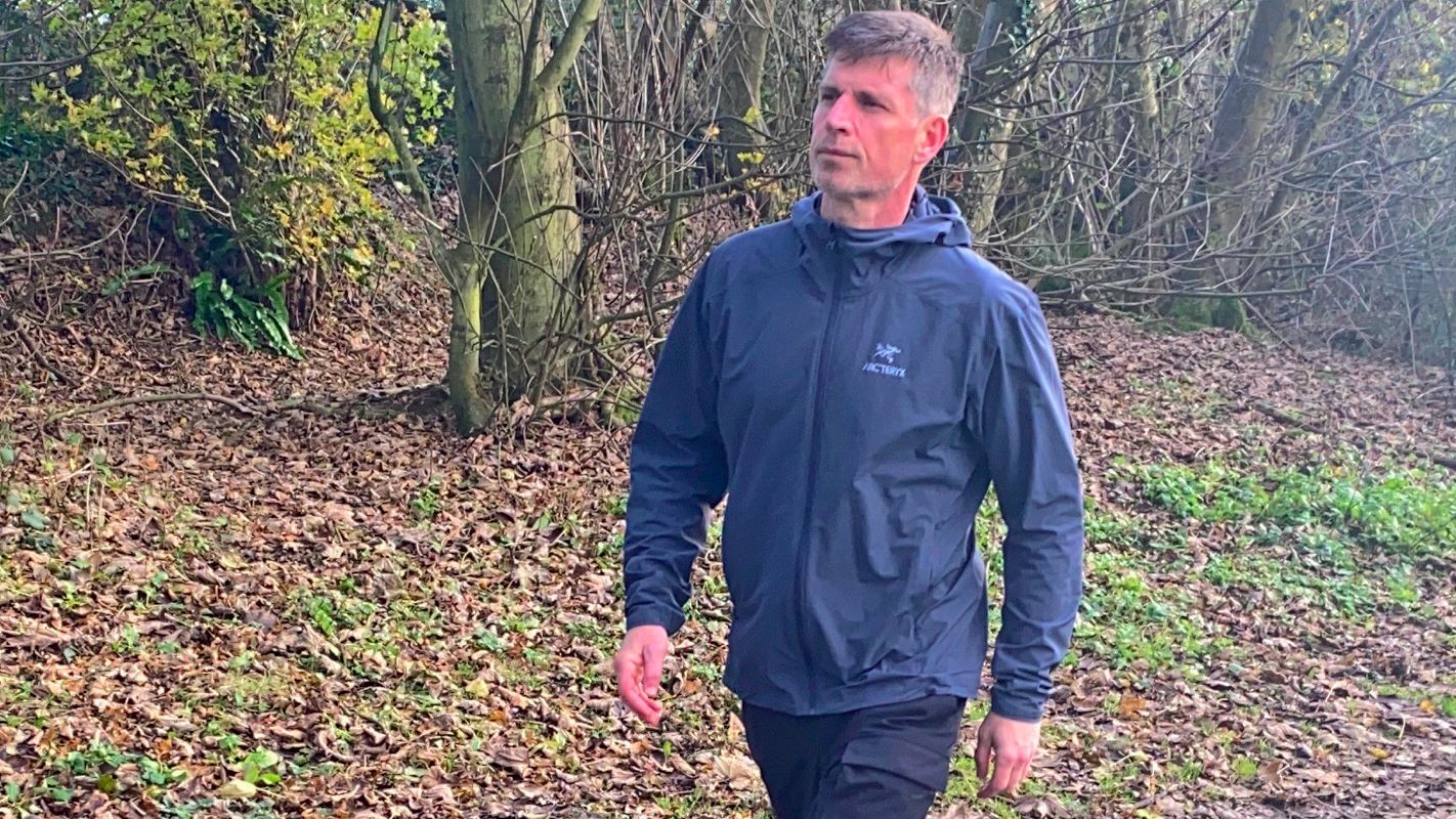 アークテリクス/GAMMA LIGHTWEIGHT BLUE M ほぼ未使用 Arc'teryx Gamma Lightweight Hoody review | Advnture