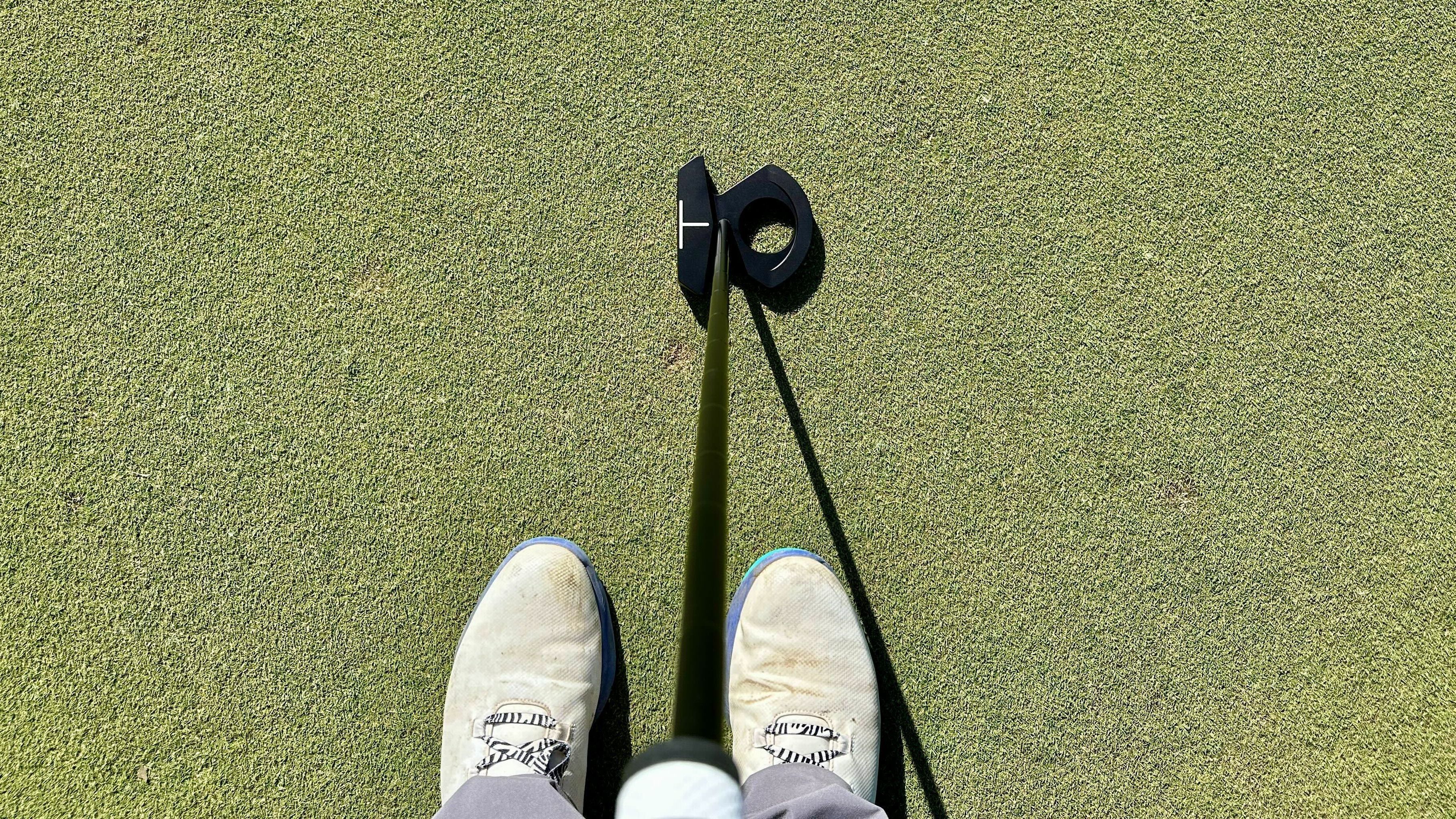 I just tried the viral L.A.B. DF3 golf putter — here