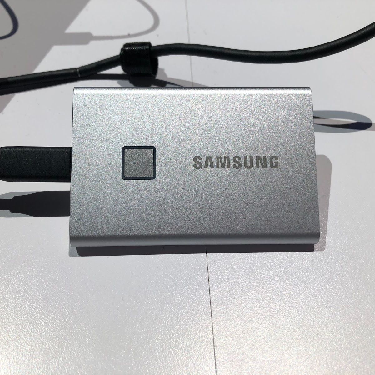 Samsung's New T7 Touch External SSD Sports Built-in Fingerprint