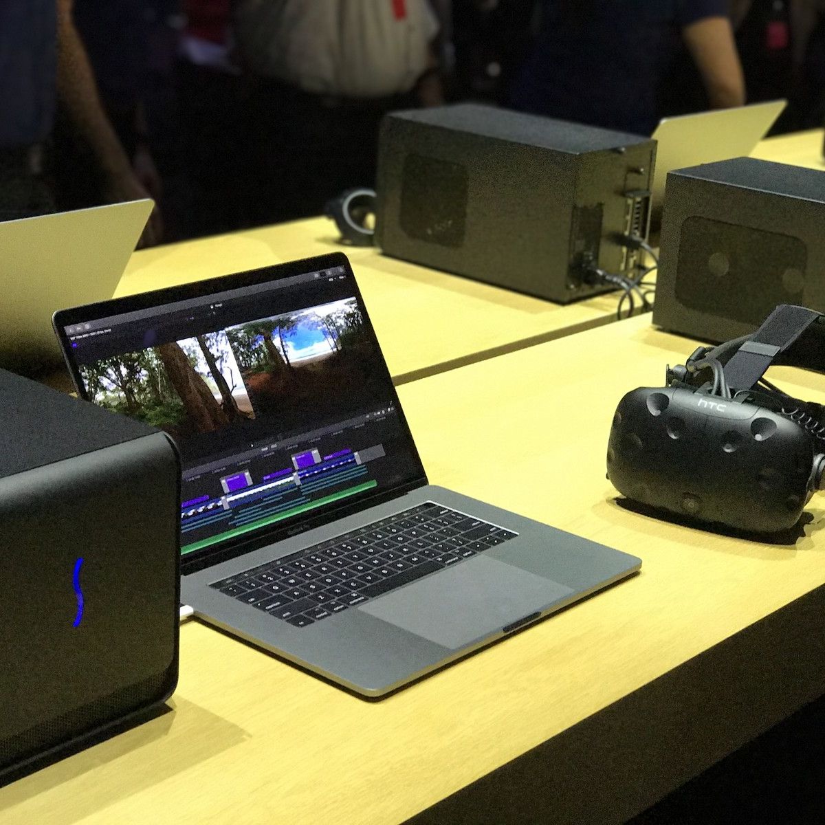 Blackmagic Egpu Pro Mac Mini Bootcamp Egpu Blackmagic And Apple