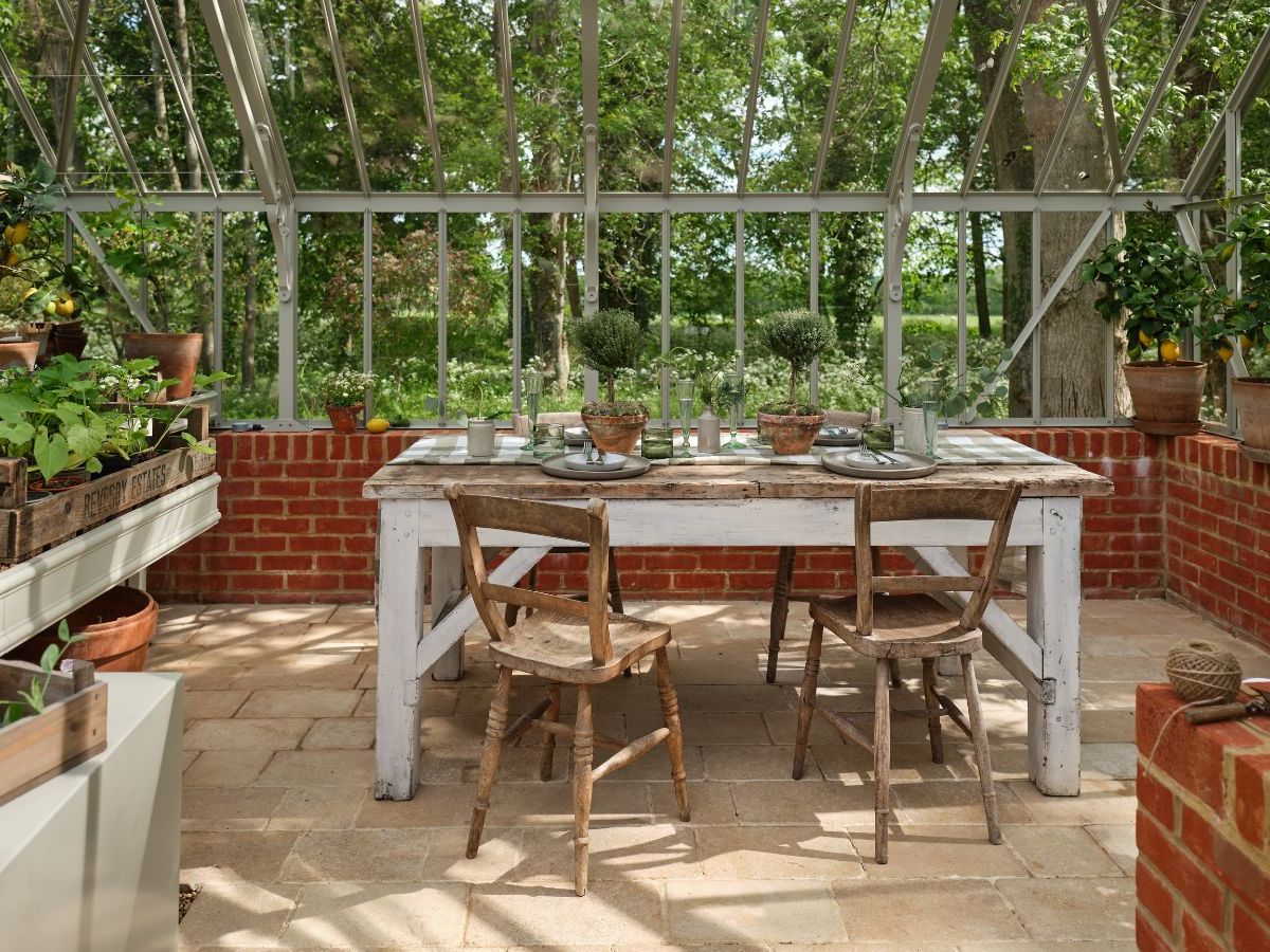 Koffiehoekje of loungeplek in de tuin