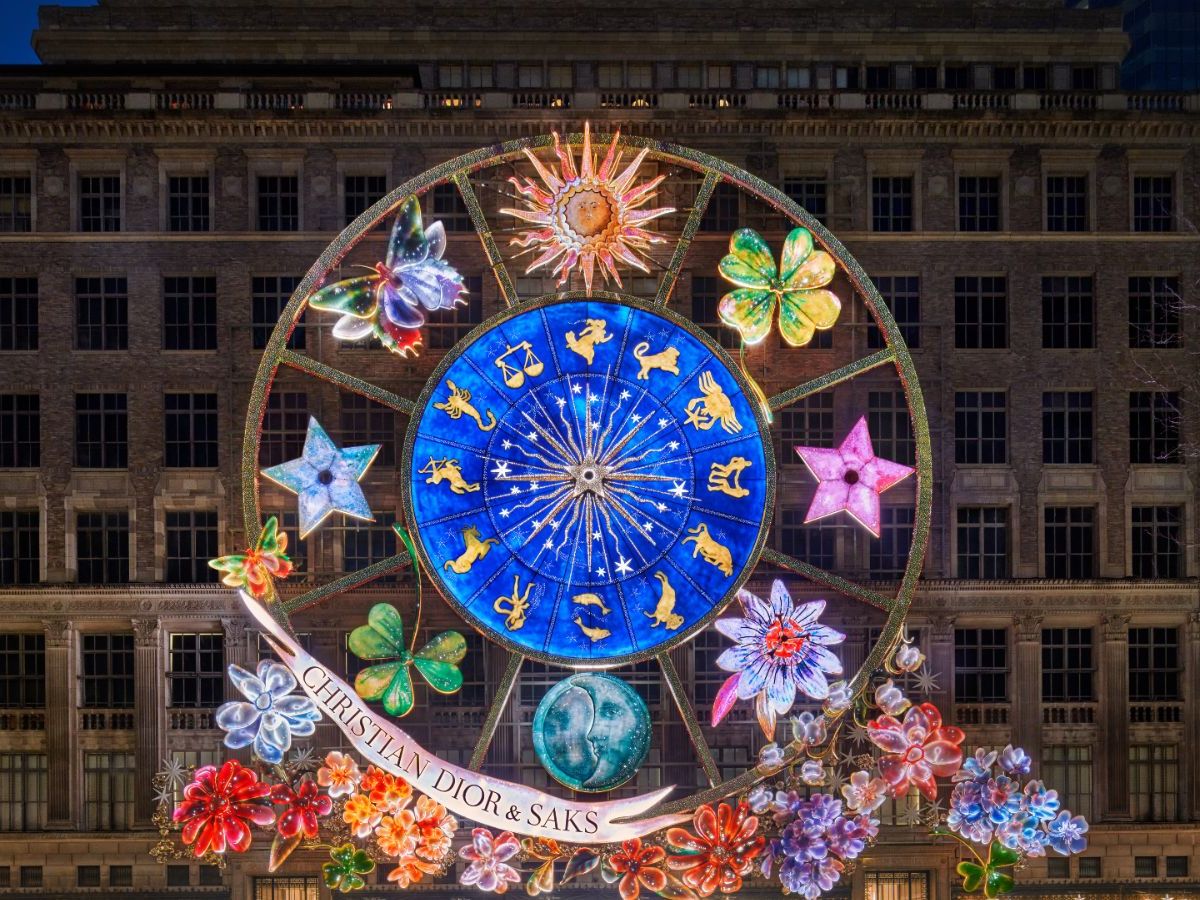 Saks Fifth Avenue オーナメント Looking for luxury Christmas decorations? Head to Saks | Homes and