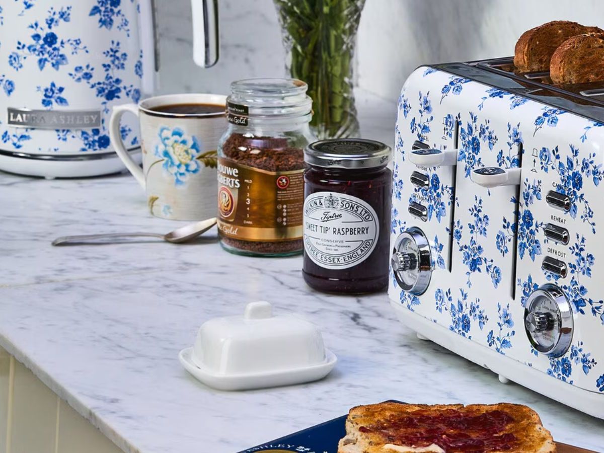 LAURA ASHLEY キャビネット　ヴィンテージ　什器 Laura Ashley（ローラ・アシュレイ）