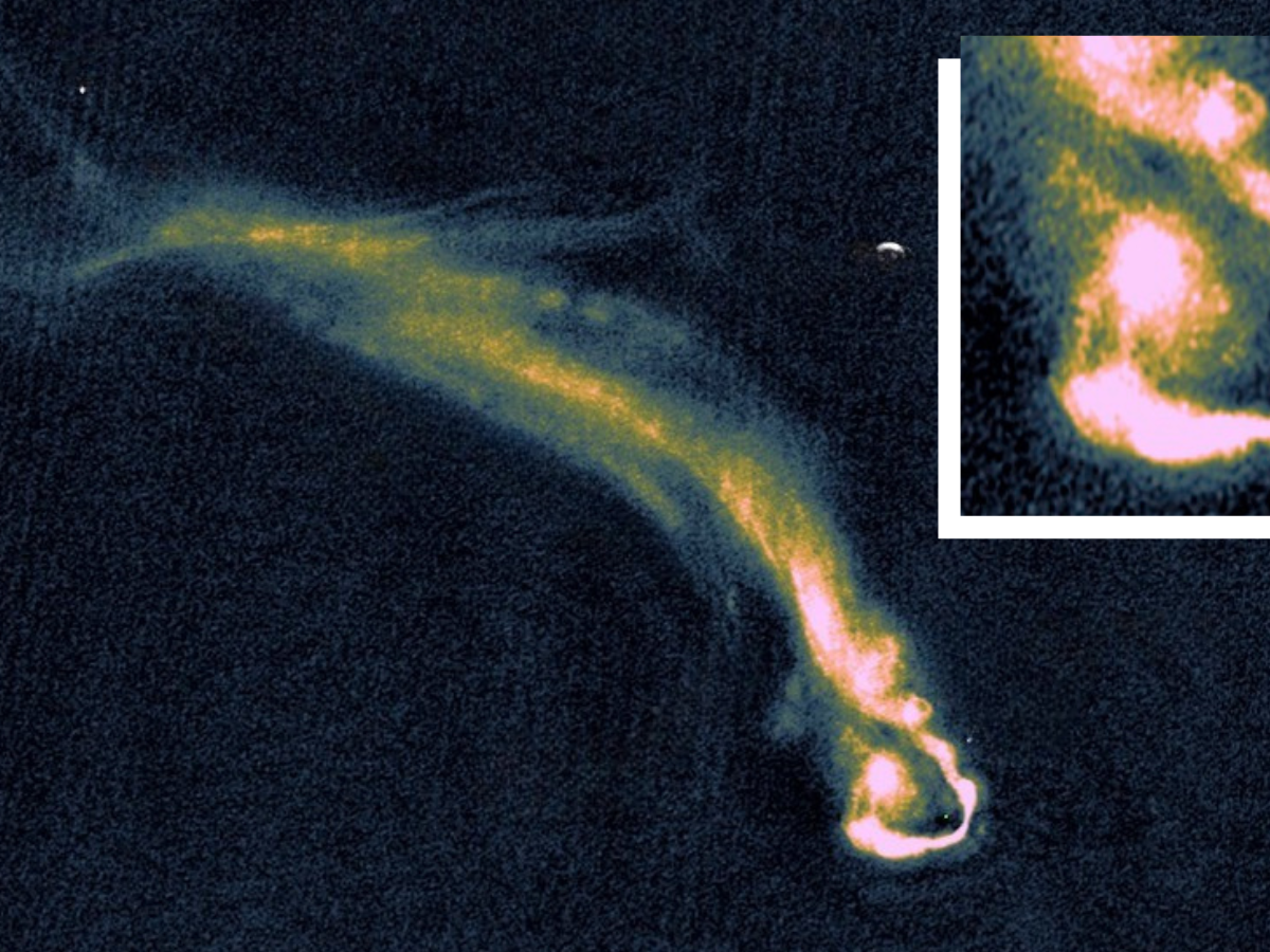 This galaxy cluster has mysterious cosmic tendrils over 200,000