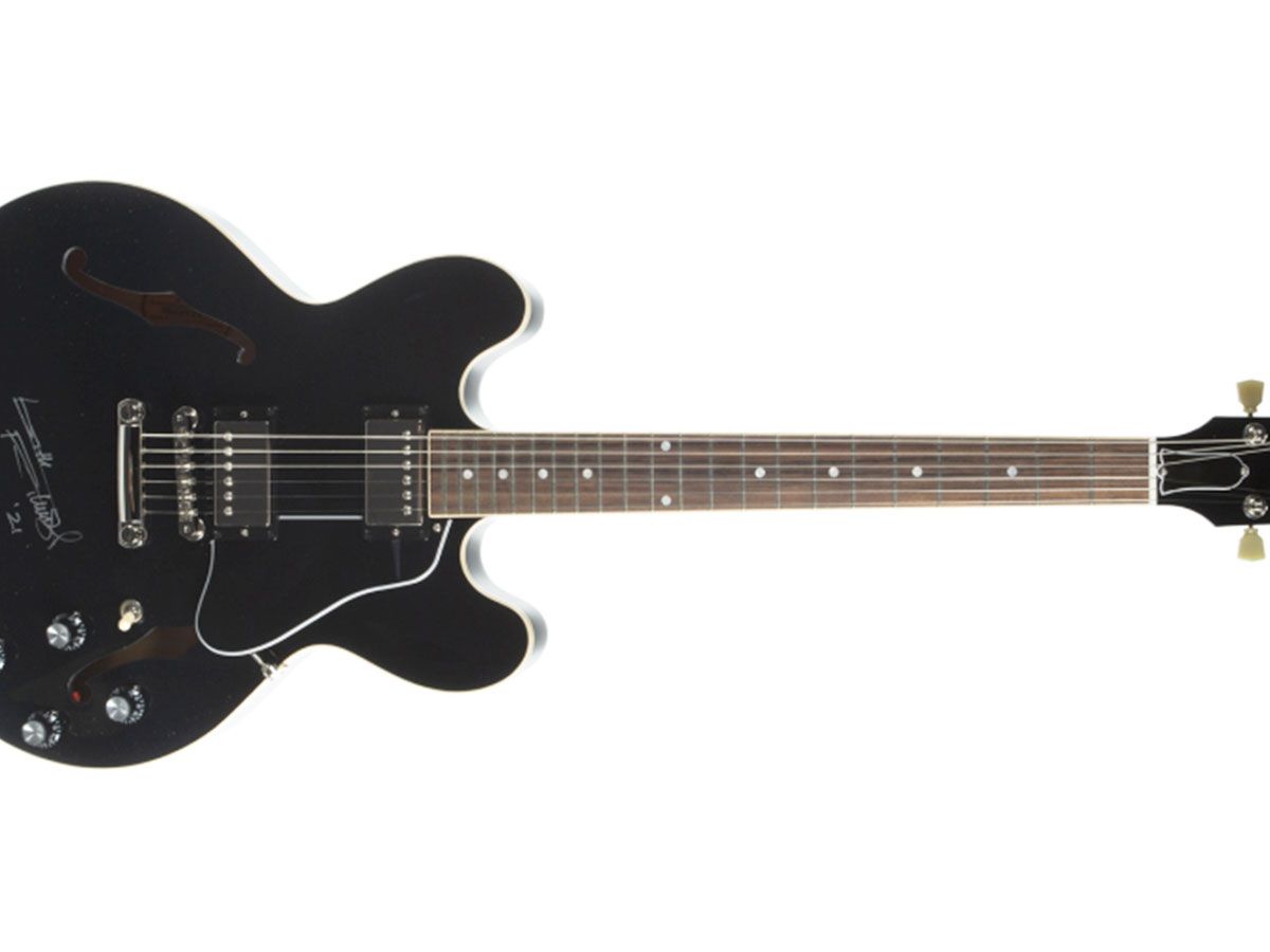 ギター Gibson ES-335 Keith Richards enters the NFT fray, auctioning off a signed Gibson