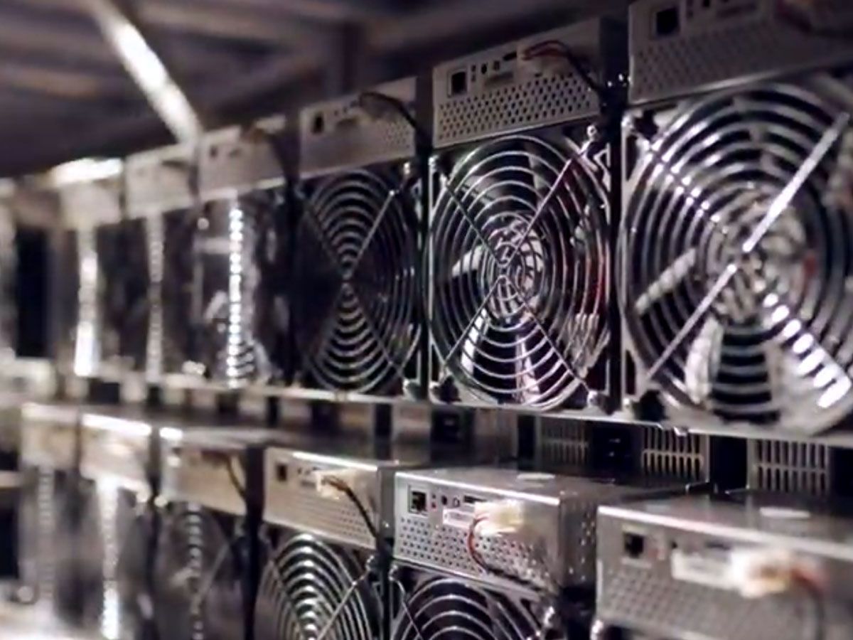 6700 Xt Crypto Mining 100 Gpu Mining Rig Octominer X12 Ultra 2800W 240V CPU  +Memory