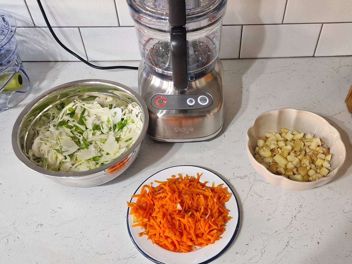 How to Clean And Maintain Food Processor Bowls: Easy Tips & Tricks