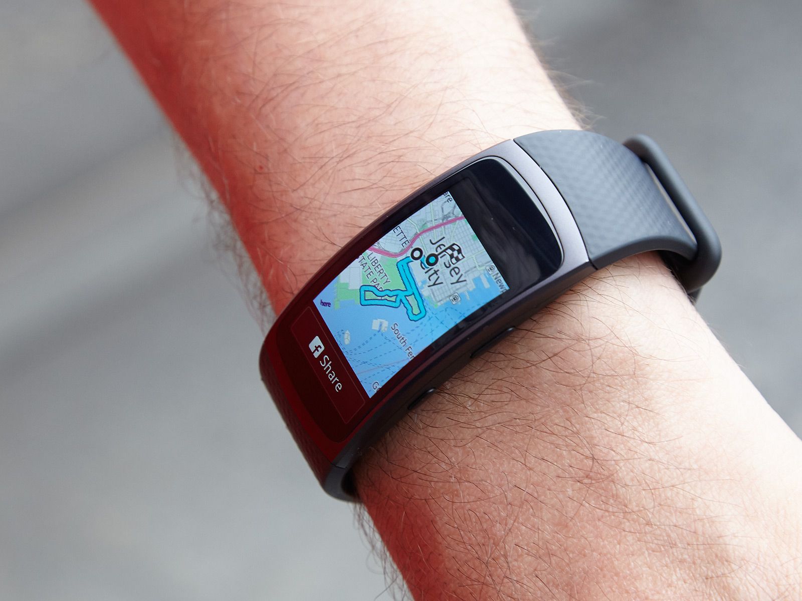 Samsung Gear Fit2 フィットネスウォッチ Samsung Gear Fit 2 Review: Tracker, Watch and Music in One | Tom's