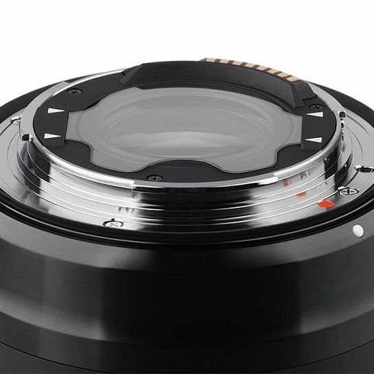 SIGMA FHR-11 リアフィルターホルダー Sigma's FHR-11 rear filter holder now works with the Canon-mount