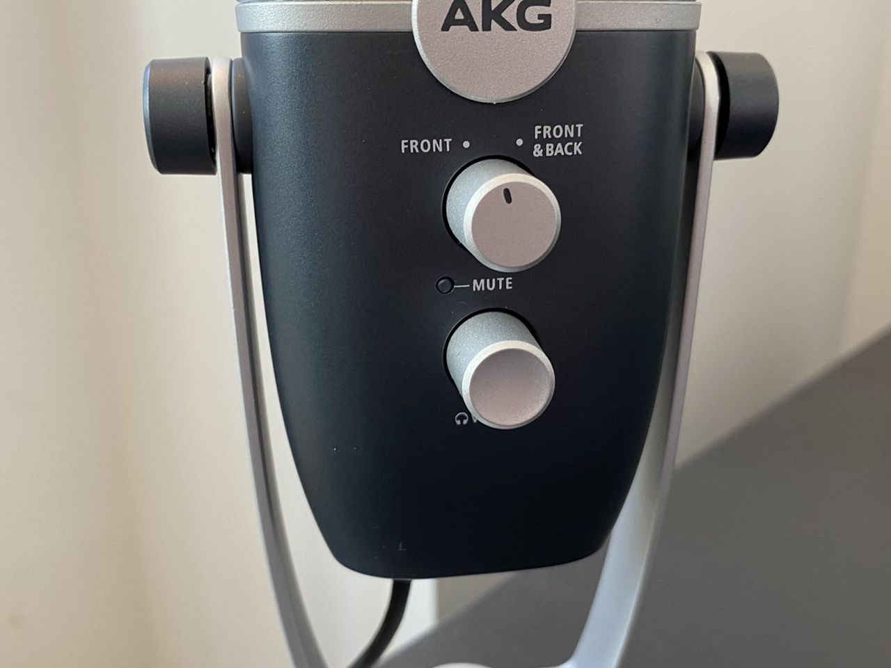 AKG Ara and Lyra Microphones Review: Excellent Audio, Niche